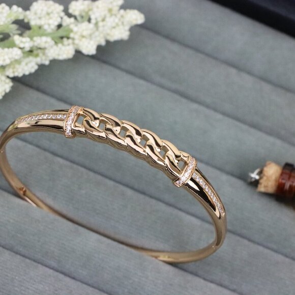 Rose Gold Bangle with Bold Chain Centerpiece, XPBL0577 - Picture 12 of 12